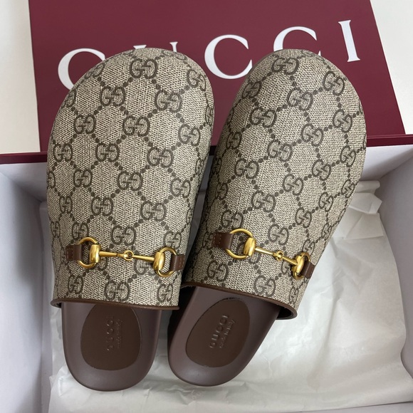 Gucci Women's Beige Monogram Slippers with Gold Accents - Picture 1 of 7